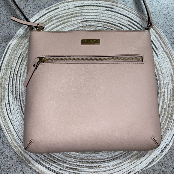 Kate Spade crossbody purse - Picture 1 of 6